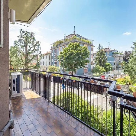 Modern 2br With Private Balcony, Steps To Metro * ميلان