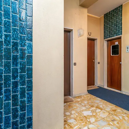 Modern 2br With Private Balcony, Steps To Metro شقة ميلان