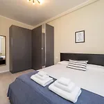 Appartement Modern 2br With Private Balcony, Steps To Metro Milan