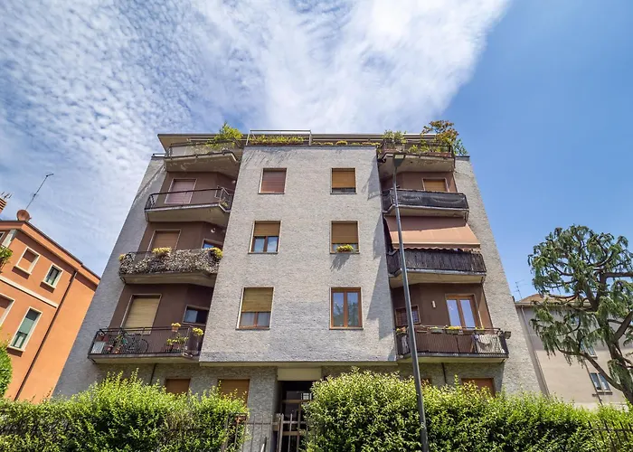 Modern 2br With Private Balcony, Steps To Metro Apartmán Milán